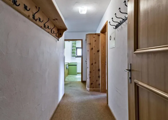 Apartment Chesa Chamuotsch - Celerina